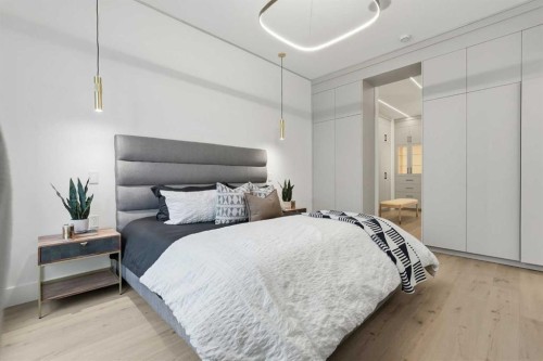 134 Lissington Drive Sw, Calgary, AB - Indoor Photo Showing Bedroom