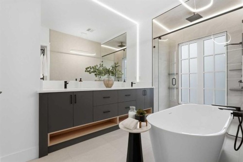 134 Lissington Drive Sw, Calgary, AB - Indoor Photo Showing Bathroom