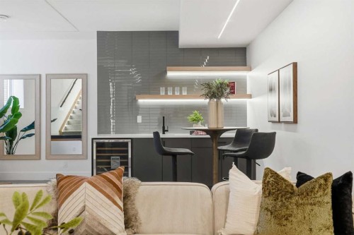 134 Lissington Drive Sw, Calgary, AB - Indoor