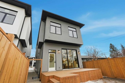 134 Lissington Drive Sw, Calgary, AB - Outdoor With Exterior