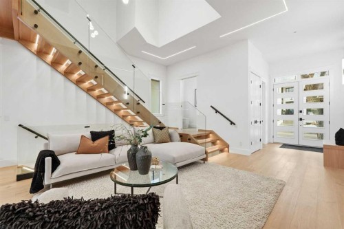 134 Lissington Drive Sw, Calgary, AB - Indoor Photo Showing Other Room