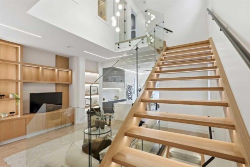 134 Lissington Drive Sw, Calgary, AB - Indoor Photo Showing Other Room