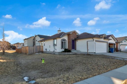 103 Canoe Square Sw, Airdrie, AB - Outdoor