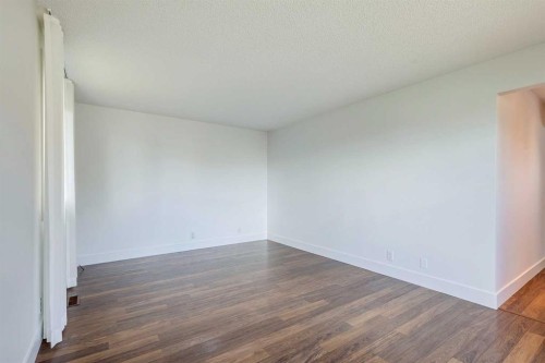 23 Erin Grove Court Se, Calgary, AB - Indoor Photo Showing Other Room