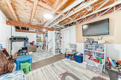 21 Woodfern Road Sw, Calgary, AB - Indoor