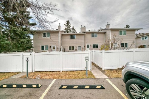 21 Woodfern Road Sw, Calgary, AB - Outdoor