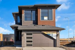 52 Lewisburg Close NE Calgary, AB T3P 2N4
