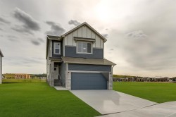 31 Creekstone Green SW Calgary, AB T2X 6H6