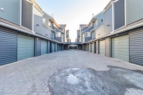 175-77 Glamis Green Sw, Calgary, AB - Outdoor With Exterior