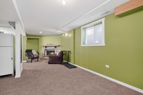 3503 42 Street Ne, Calgary, AB - Indoor