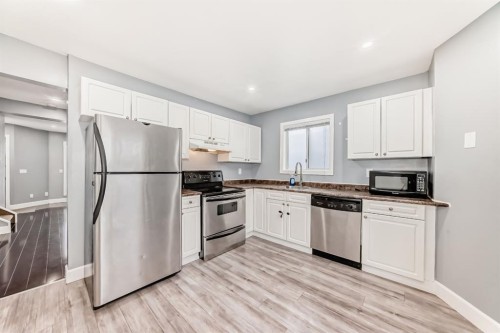 131 Taradale Drive Ne, Calgary, AB - Indoor Photo Showing Kitchen