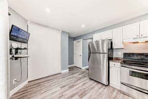 131 Taradale Drive Ne, Calgary, AB - Indoor Photo Showing Kitchen