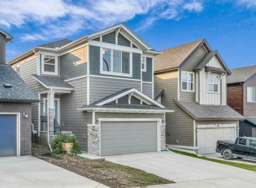 35 Versant View Sw, Calgary, AB - Outdoor With Facade