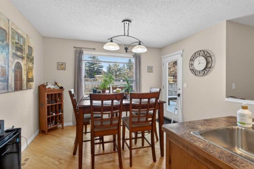 627 Auburn Bay Heights Se, Calgary, AB - Indoor Photo Showing Dining Room