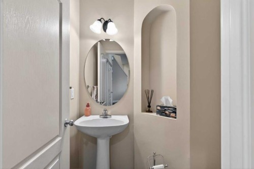 627 Auburn Bay Heights Se, Calgary, AB - Indoor Photo Showing Bathroom