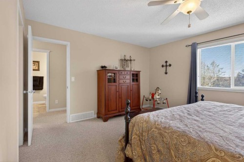 627 Auburn Bay Heights Se, Calgary, AB - Indoor Photo Showing Bedroom