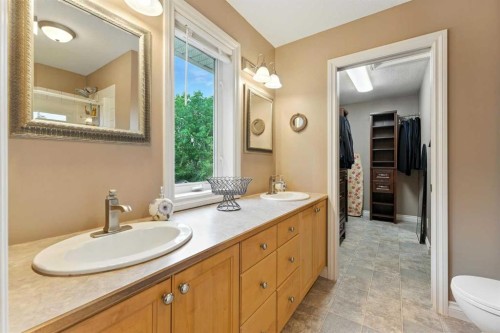 37 Thomas Street Nw, Langdon, AB - Indoor Photo Showing Bathroom