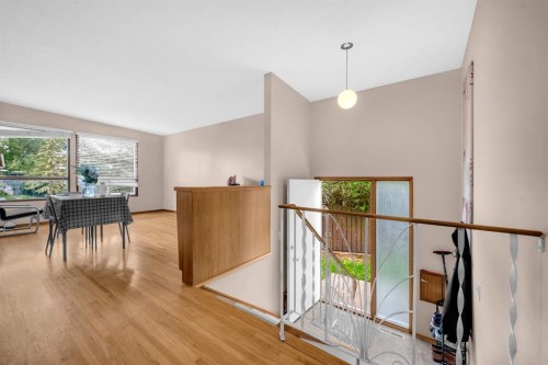 4013 Vance Place Nw, Calgary, AB - Indoor Photo Showing Other Room