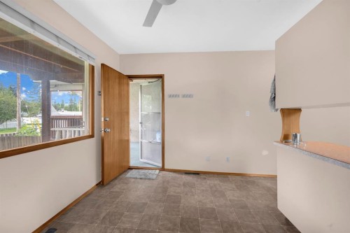 4013 Vance Place Nw, Calgary, AB - Indoor Photo Showing Other Room