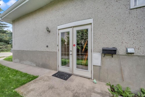 4013 Vance Place Nw, Calgary, AB - Outdoor With Exterior