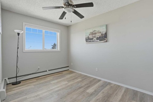 302-3 Somervale View Sw, Calgary, AB - Indoor Photo Showing Other Room