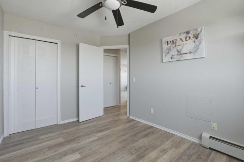 302-3 Somervale View Sw, Calgary, AB - Indoor Photo Showing Other Room