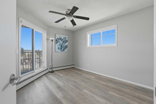 302-3 Somervale View Sw, Calgary, AB - Indoor Photo Showing Other Room