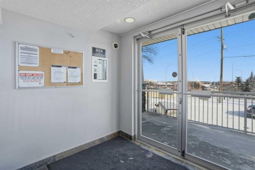 302-3 Somervale View Sw, Calgary, AB - Indoor Photo Showing Other Room