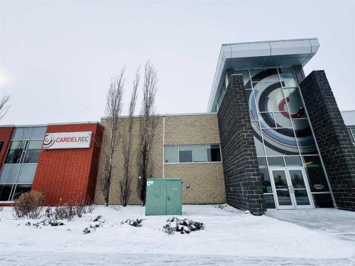 302-3 Somervale View Sw, Calgary, AB - Outdoor