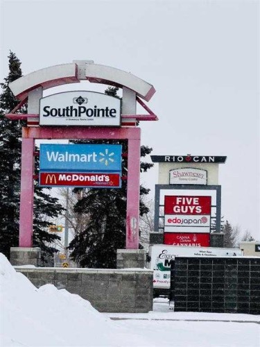 302-3 Somervale View Sw, Calgary, AB - Outdoor