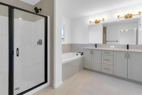 200 Starling Place Nw, Calgary, AB - Indoor Photo Showing Bathroom