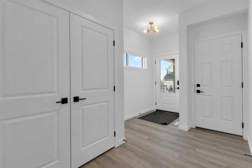 200 Starling Place Nw, Calgary, AB - Indoor Photo Showing Other Room