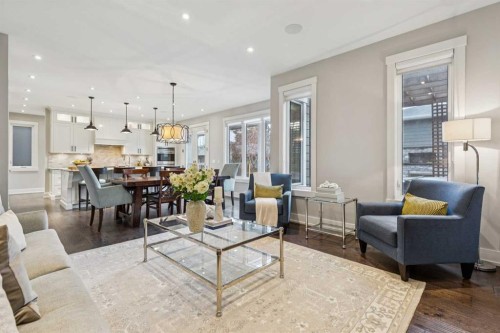 419 47 Avenue Sw, Calgary, AB - Indoor Photo Showing Living Room