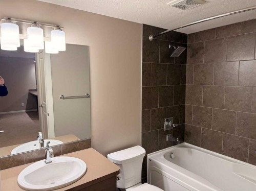 3104-402 Kincora Glen Road Nw, Calgary, AB - Indoor Photo Showing Bathroom