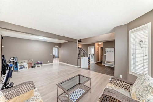 668 Scimitar Bay Nw, Calgary, AB - Indoor