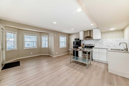 668 Scimitar Bay Nw, Calgary, AB - Indoor Photo Showing Kitchen