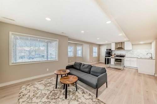 668 Scimitar Bay Nw, Calgary, AB - Indoor