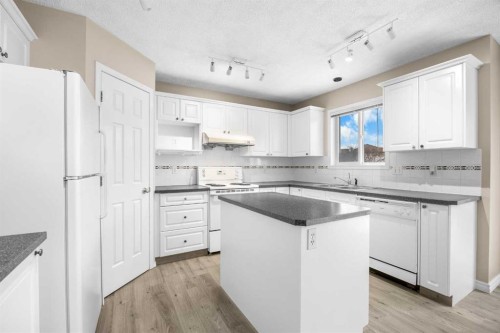 635 Panorama Hills Drive Nw, Calgary, AB - Indoor Photo Showing Kitchen