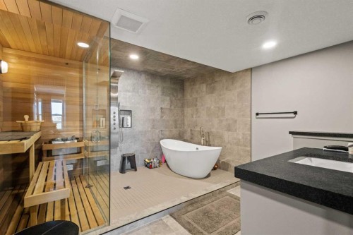 52 Evansfield Manor Nw, Calgary, AB - Indoor Photo Showing Bathroom