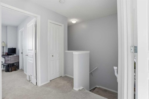7 Bridleridge Link Sw, Calgary, AB - Indoor Photo Showing Other Room