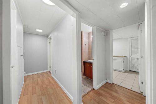 4520 Greenview Drive Ne, Calgary, AB - Indoor Photo Showing Other Room