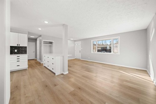 4520 Greenview Drive Ne, Calgary, AB - Indoor