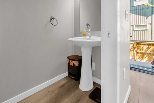 142 Red Embers Gate Ne, Calgary, AB - Indoor Photo Showing Bathroom