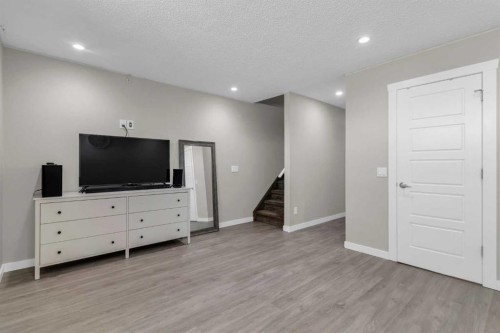 142 Red Embers Gate Ne, Calgary, AB - Indoor
