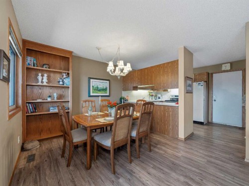 12 Deer Ridge Close Se, Calgary, AB - Indoor Photo Showing Dining Room