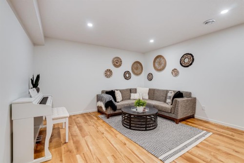 121 Marine Drive Se, Calgary, AB - Indoor Photo Showing Living Room