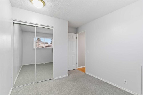 38 Springwood Crescent Se, Airdrie, AB - Indoor