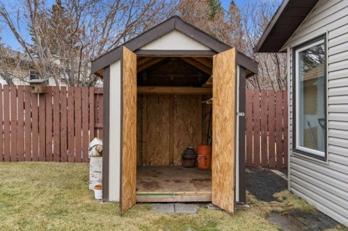 38 Springwood Crescent Se, Airdrie, AB - Outdoor With Exterior