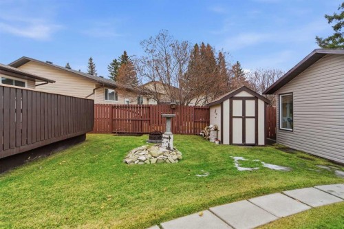 38 Springwood Crescent Se, Airdrie, AB - Outdoor