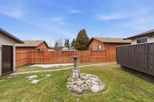 38 Springwood Crescent Se, Airdrie, AB - Outdoor